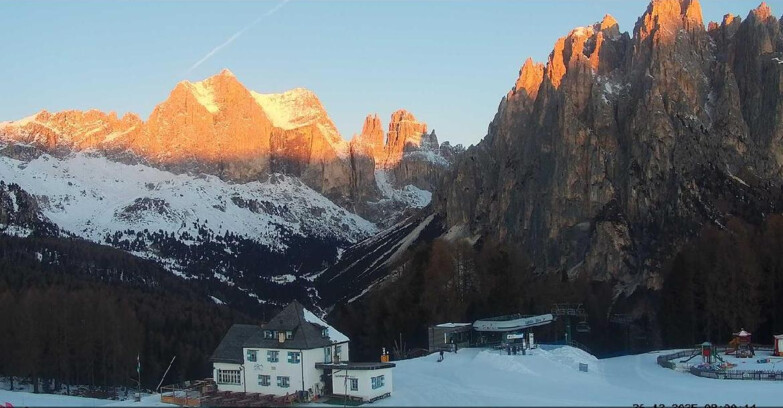 Webcam Виго-ди-Фасса-Пера-Чампедие  - Vigo - Torri del Vajolet