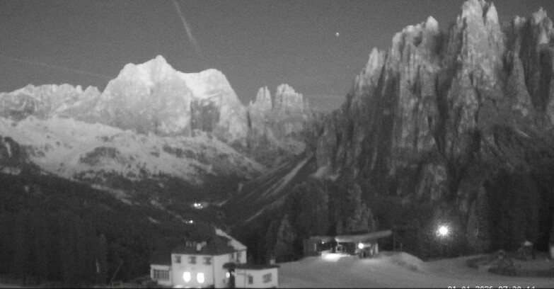 Webcam Vigo di Fassa-Pera-Ciampedìe - Vigo di Fassa - Torri del Vajolet