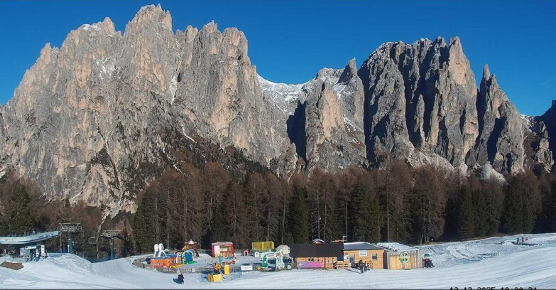 Webcam Vigo di Fassa-Pera-Ciampedìe - Vigo - dirupi di Larsech