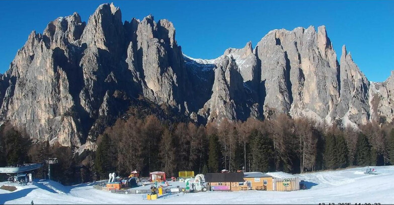 Webcam Vigo di Fassa-Pera-Ciampedìe - Vigo - dirupi di Larsech