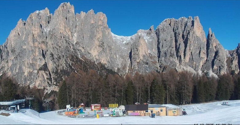 Webcam Vigo di Fassa-Pera-Ciampedìe - Vigo - dirupi di Larsech