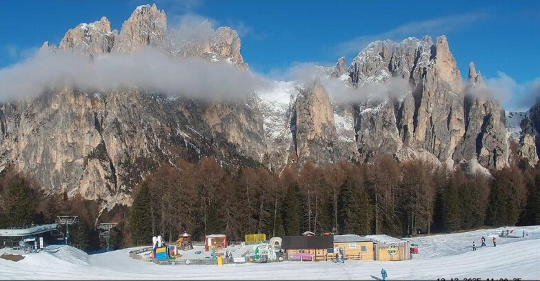 Webcam Vigo di Fassa-Pera-Ciampedie - Vigo - dirupi di Larsech