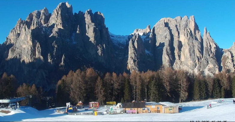 Webcam Vigo di Fassa-Pera-Ciampedie - Vigo - dirupi di Larsech