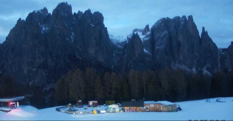 Webcam Vigo di Fassa-Pera-Ciampedìe - Vigo - dirupi di Larsech