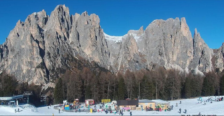 Webcam Vigo di Fassa-Pera-Ciampedìe - Vigo - dirupi di Larsech