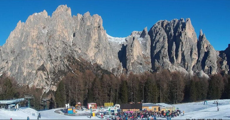 Webcam Vigo di Fassa-Pera-Ciampedie - Vigo - dirupi di Larsech