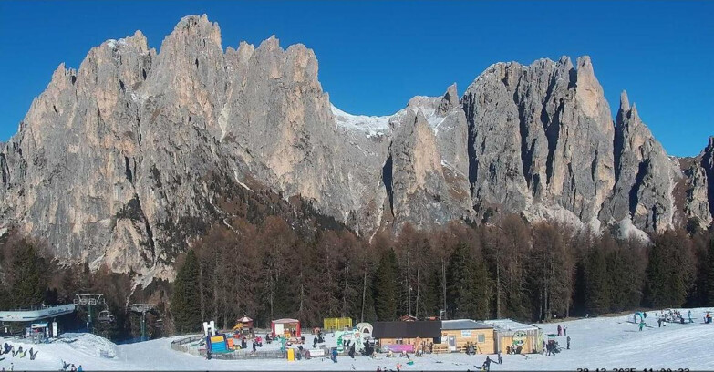 Webcam Vigo di Fassa-Pera-Ciampedie - Vigo - dirupi di Larsech