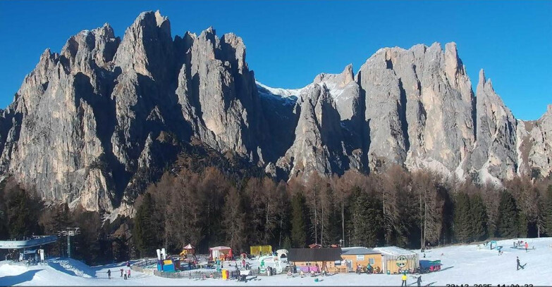 Webcam Vigo di Fassa-Pera-Ciampedie - Vigo - dirupi di Larsech