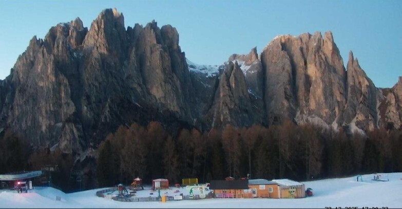 Webcam Vigo di Fassa-Pera-Ciampedie - Vigo - dirupi di Larsech