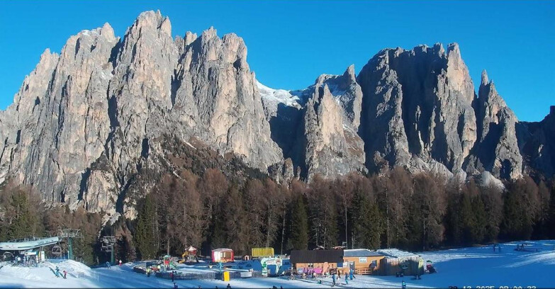 Webcam Vigo di Fassa-Pera-Ciampedie - Vigo - dirupi di Larsech