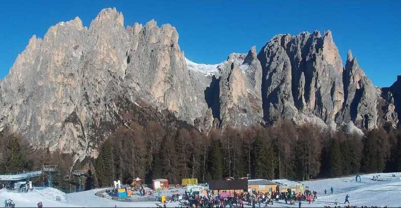 Webcam Vigo di Fassa-Pera-Ciampedìe - Vigo - dirupi di Larsech