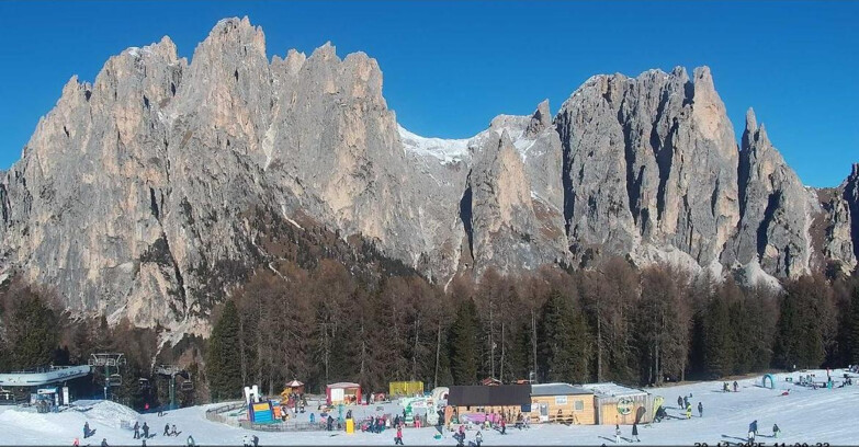 Webcam Vigo di Fassa-Pera-Ciampedìe - Vigo - dirupi di Larsech