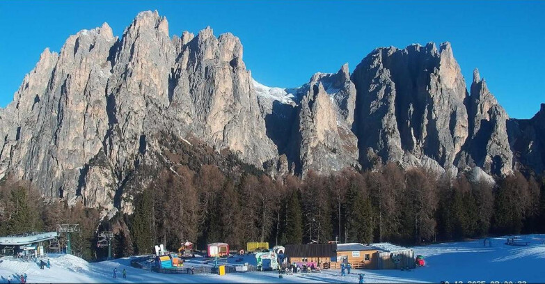 Webcam Vigo di Fassa-Pera-Ciampedìe - Vigo - dirupi di Larsech