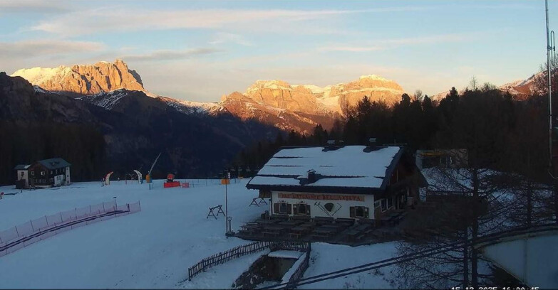 Webcam Vigo di Fassa-Pera-Ciampedìe - Vigo - verso Sassolungo e Pordoi