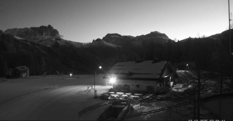 Webcam Vigo di Fassa-Pera-Ciampedìe - Vigo - verso Sassolungo e Pordoi