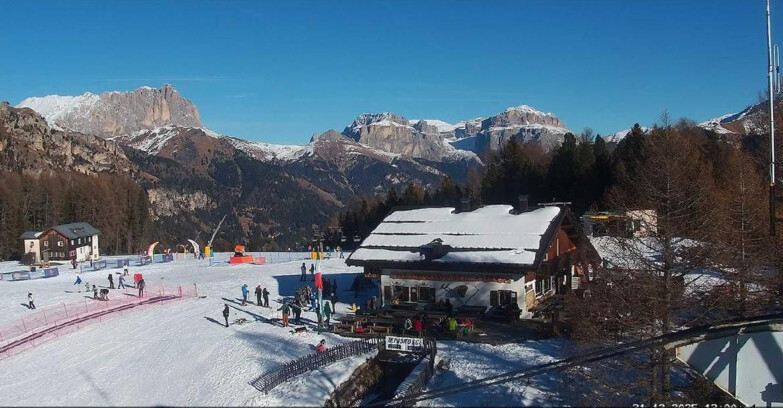 Webcam Vigo di Fassa-Pera-Ciampedìe - Vigo - Sassolungo und Pordoi