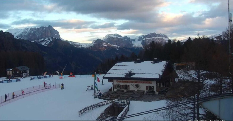 Webcam Vigo di Fassa-Pera-Ciampedie - Vigo - verso Sassolungo e Pordoi