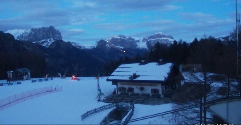 Webcam Vigo di Fassa-Pera-Ciampedie - Vigo - verso Sassolungo e Pordoi