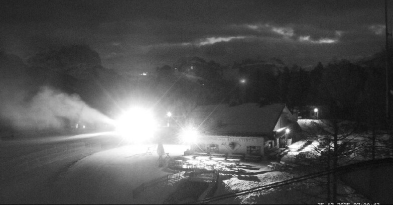 Webcam Vigo di Fassa-Pera-Ciampedìe - Vigo - verso Sassolungo e Pordoi