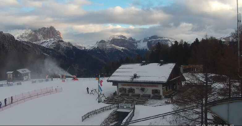 Webcam Vigo di Fassa-Pera-Ciampedìe - Vigo - verso Sassolungo e Pordoi