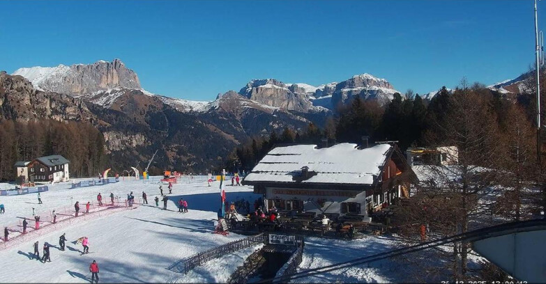 Webcam Vigo di Fassa-Pera-Ciampedìe - Vigo - verso Sassolungo e Pordoi