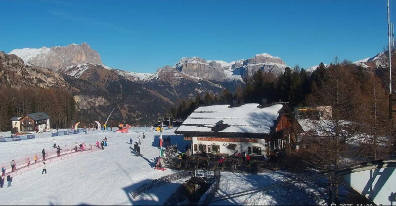 Webcam Vigo di Fassa-Pera-Ciampedìe - Vigo - verso Sassolungo e Pordoi