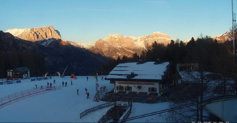 Webcam Vigo di Fassa-Pera-Ciampedie - Vigo - verso Sassolungo e Pordoi