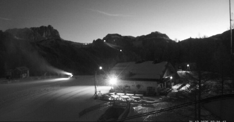 Webcam Vigo di Fassa-Pera-Ciampedìe - Vigo - verso Sassolungo e Pordoi
