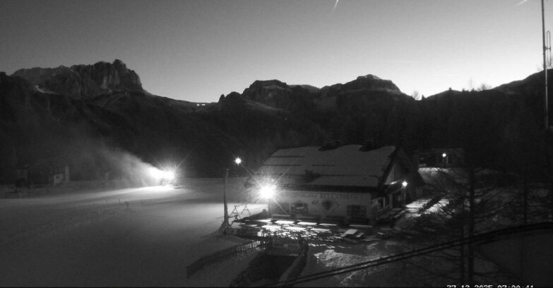 Webcam Vigo di Fassa-Pera-Ciampedìe - Vigo - verso Sassolungo e Pordoi