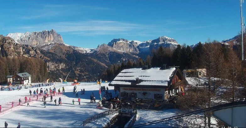 Webcam Vigo di Fassa-Pera-Ciampedìe - Vigo - verso Sassolungo e Pordoi