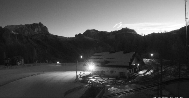 Webcam Vigo di Fassa-Pera-Ciampedìe - Vigo - verso Sassolungo e Pordoi