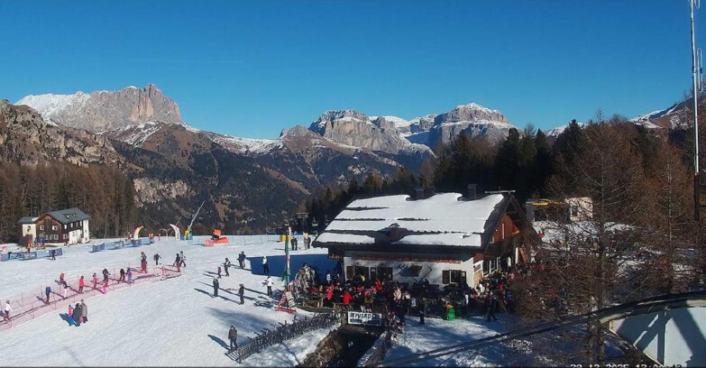 Webcam Виго-ди-Фасса-Пера-Чампедие  - Vigo - verso Sassolungo e Pordoi