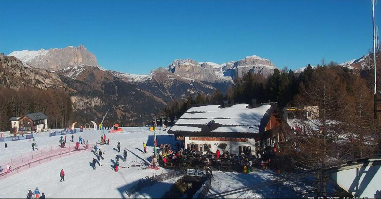 Webcam Виго-ди-Фасса-Пера-Чампедие  - Vigo - verso Sassolungo e Pordoi