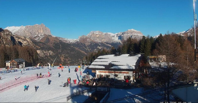 Webcam Виго-ди-Фасса-Пера-Чампедие  - Vigo - verso Sassolungo e Pordoi