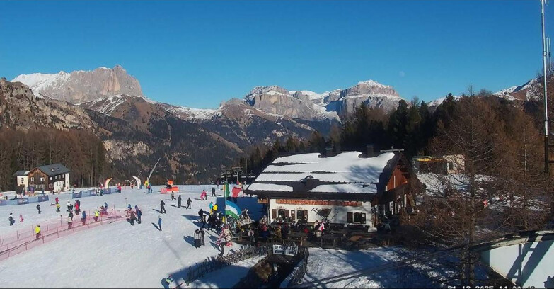 Webcam Vigo di Fassa-Pera-Ciampedìe - Vigo - verso Sassolungo e Pordoi