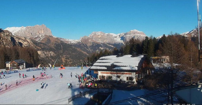 Webcam Vigo di Fassa-Pera-Ciampedìe - Vigo - verso Sassolungo e Pordoi