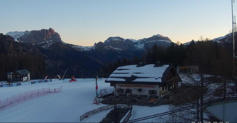 Webcam Vigo di Fassa-Pera-Ciampedìe - Vigo - verso Sassolungo e Pordoi
