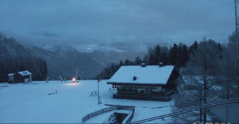 Webcam Vigo di Fassa-Pera-Ciampedìe - Vigo - Sassolungo und Pordoi