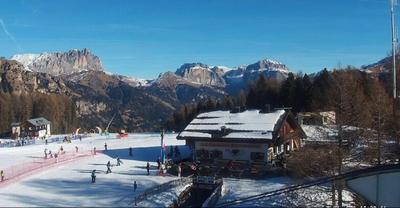 Webcam Виго-ди-Фасса-Пера-Чампедие  - Vigo - verso Sassolungo e Pordoi