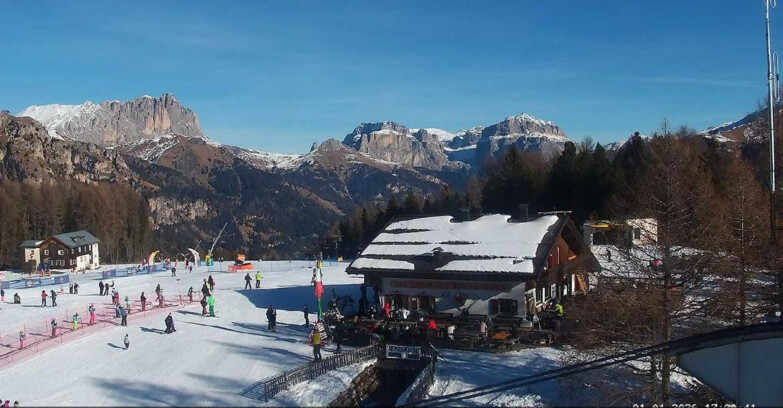 Webcam Виго-ди-Фасса-Пера-Чампедие  - Vigo - verso Sassolungo e Pordoi