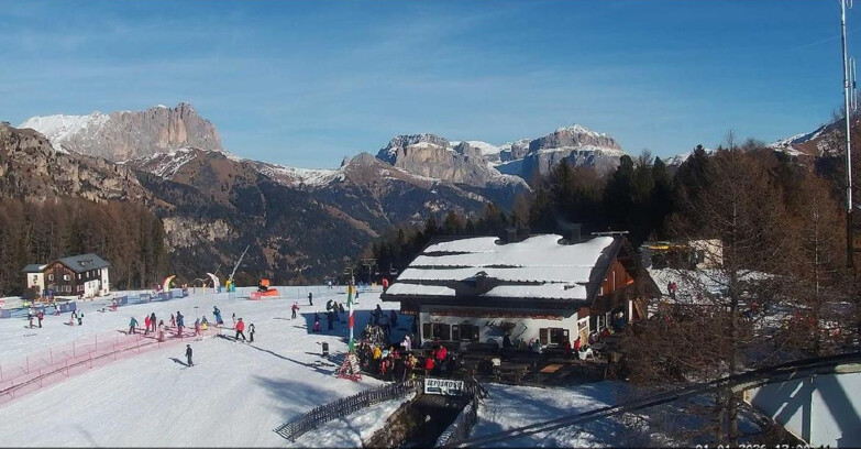 Webcam Виго-ди-Фасса-Пера-Чампедие  - Vigo - verso Sassolungo e Pordoi