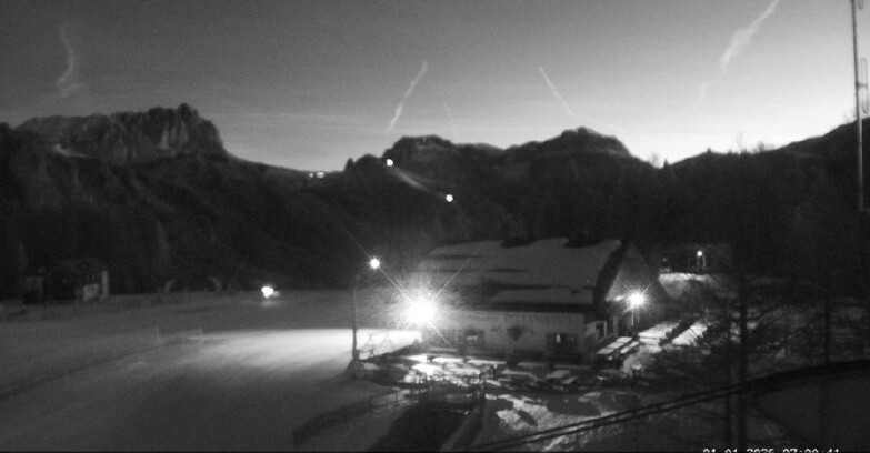 Webcam Виго-ди-Фасса-Пера-Чампедие  - Vigo - verso Sassolungo e Pordoi