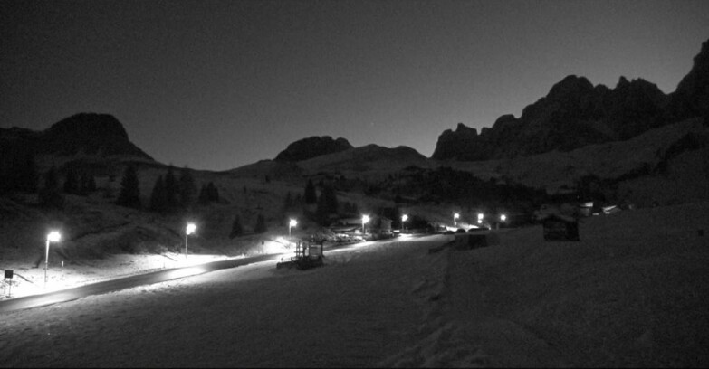 Webcam San Martino di Castrozza - Passo Rolle  - Passo Rolle - Castellazzo