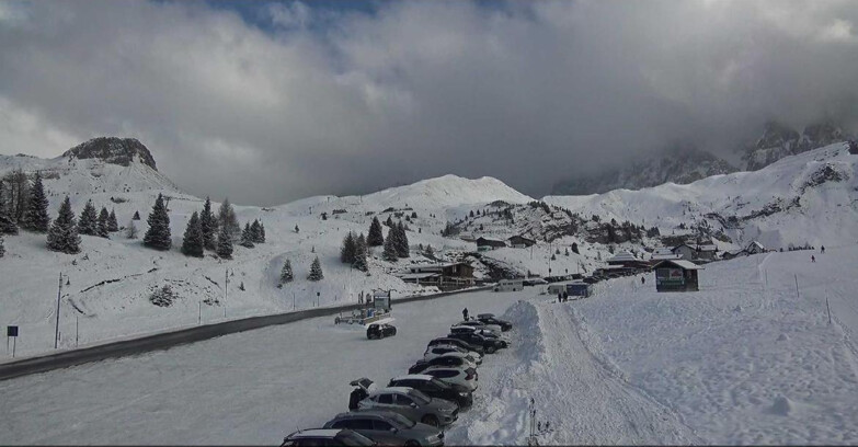 Webcam Сан-Мартино-ди-Кастроцца - Пассо-Ролле - Passo Rolle - Castellazzo