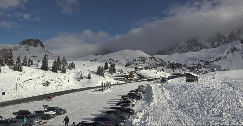 Webcam Сан-Мартино-ди-Кастроцца - Пассо-Ролле - Passo Rolle - Castellazzo