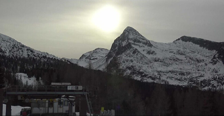 Webcam Сан-Мартино-ди-Кастроцца - Пассо-Ролле - Passo Rolle - Colbricon