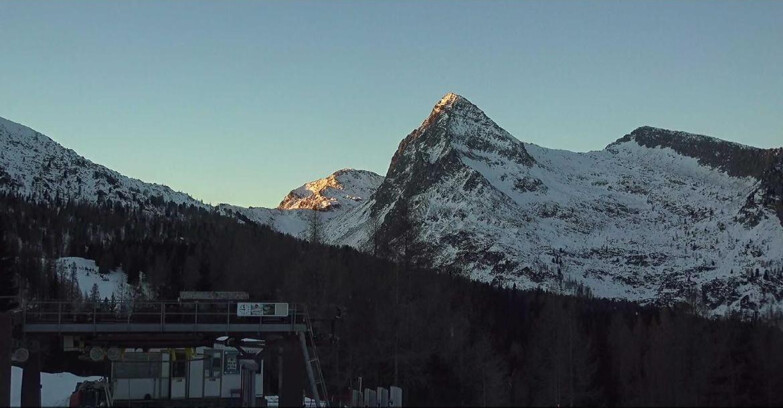 Webcam Сан-Мартино-ди-Кастроцца - Пассо-Ролле - Passo Rolle - Colbricon