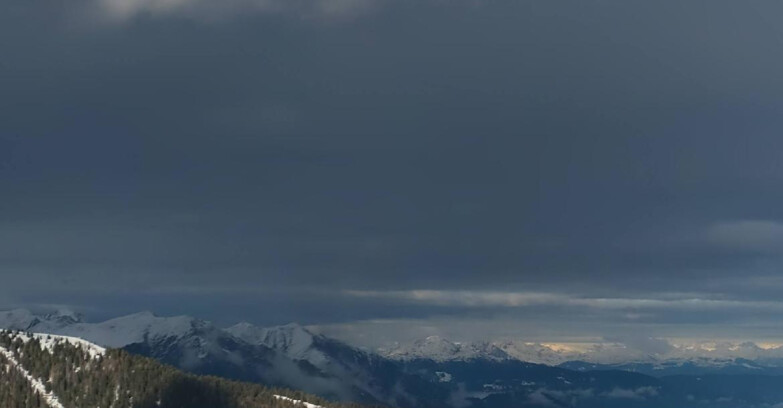 Webcam Madonna di Campiglio (Skiarea Campiglio Dolomiti di Brenta - Val di Sole Val Rendena) - Area Grostè