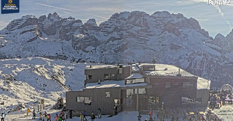 Webcam Madonna di Campiglio (Skiarea Campiglio Dolomiti di Brenta - Val di Sole Val Rendena) - Chalet Spinale