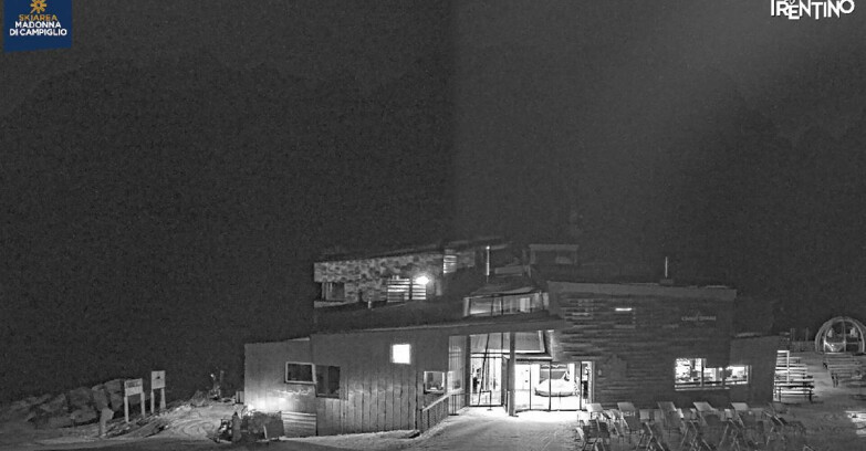 Webcam Madonna di Campiglio (Skiarea Campiglio Dolomiti di Brenta - Val di Sole Val Rendena) - Chalet Spinale